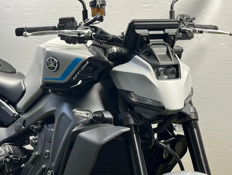 MT09