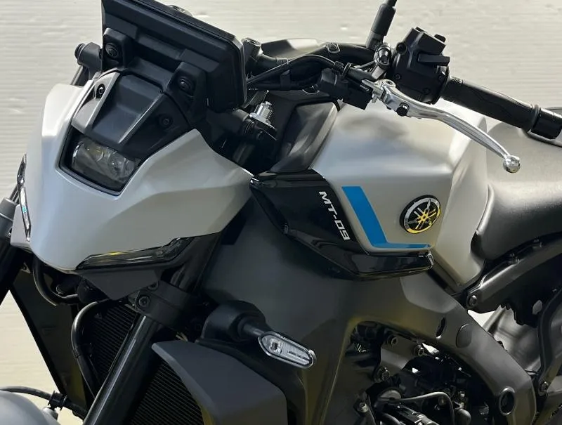 MT09