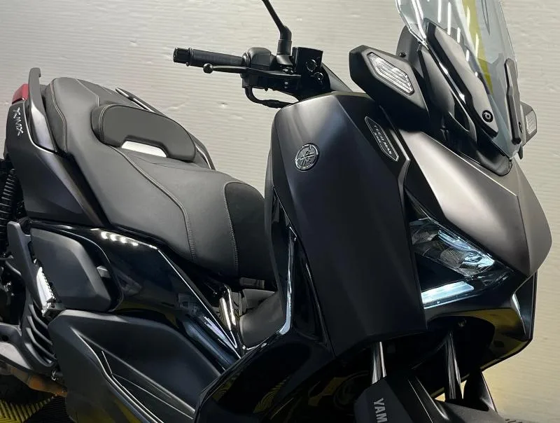 XMAX 125