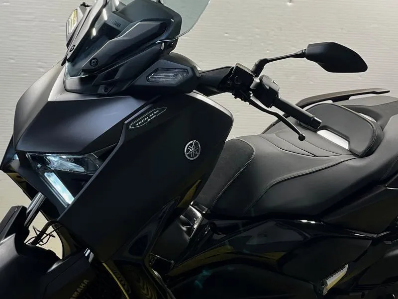 XMAX 125