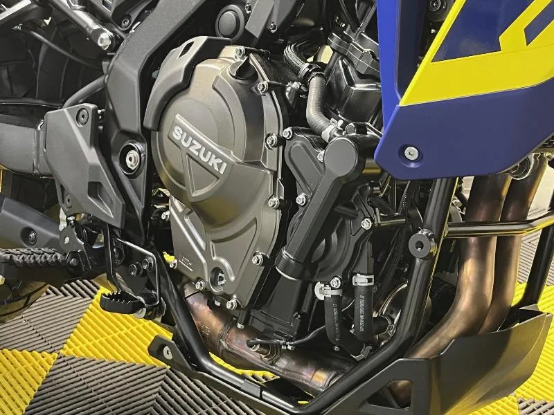 DL VSTROM 800DE