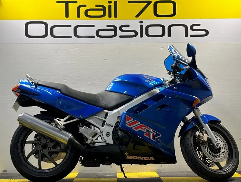 VFR 750 F