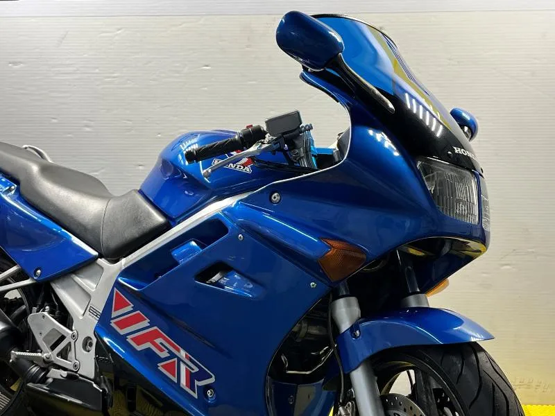 VFR 750 F
