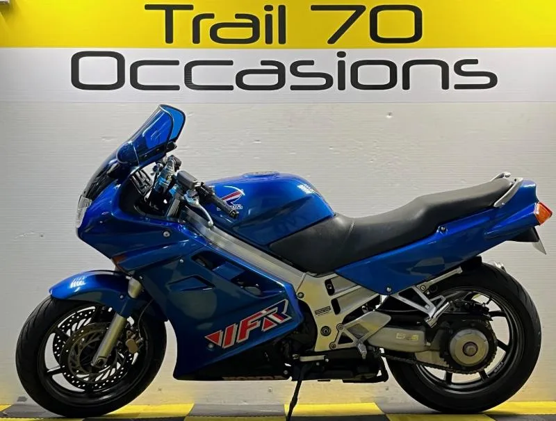 VFR 750 F