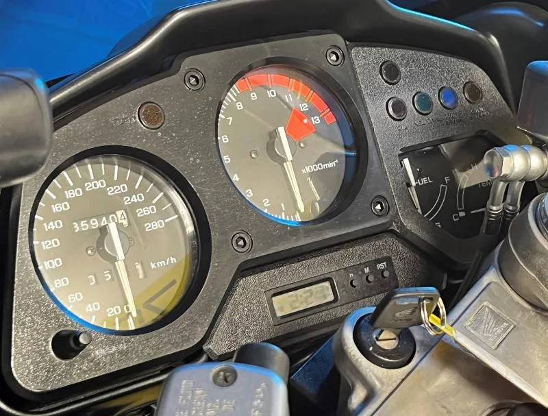 VFR 750 F