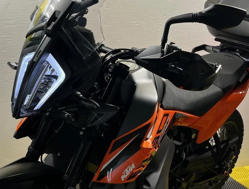 890 ADVENTURE