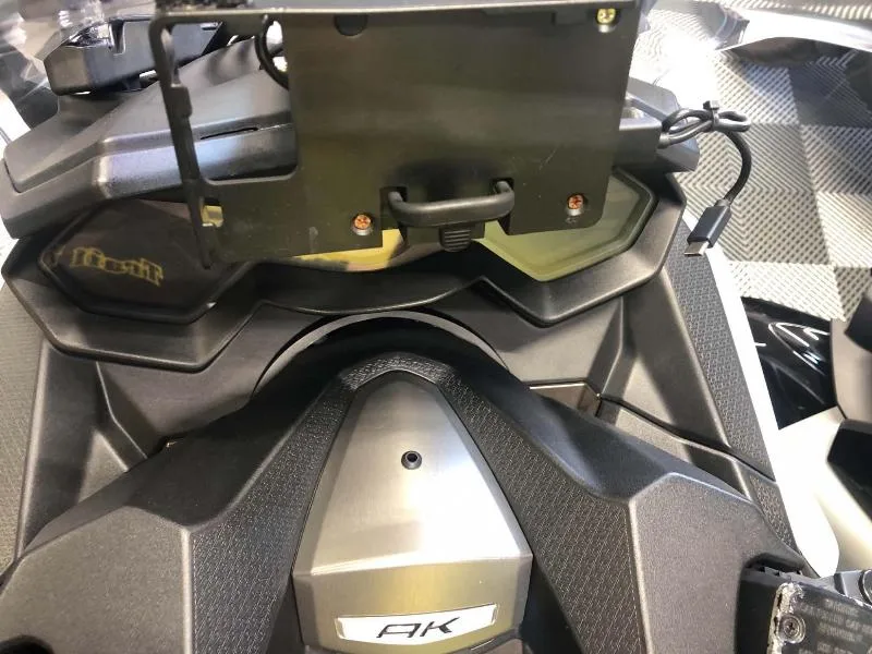 AK 550