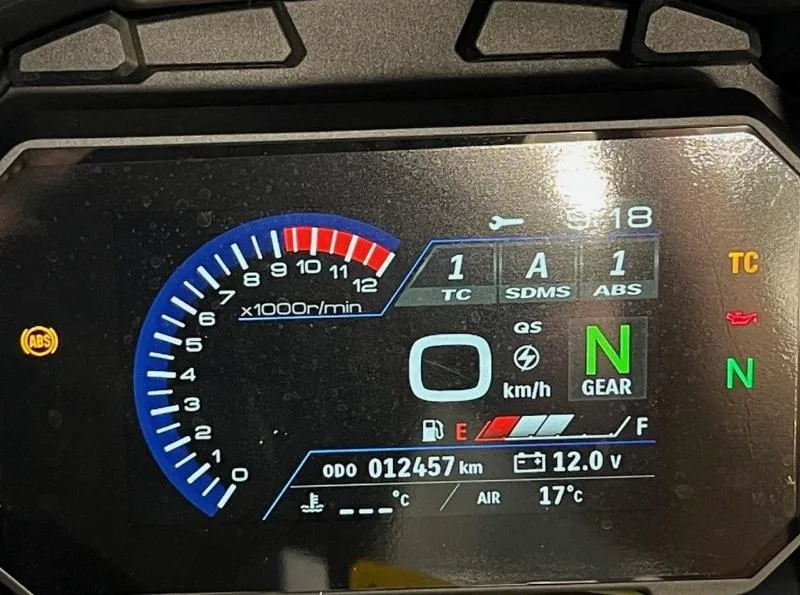 DL VSTROM 1050DE