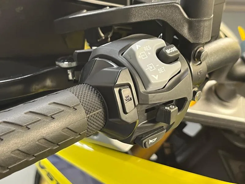 DL VSTROM 1050DE