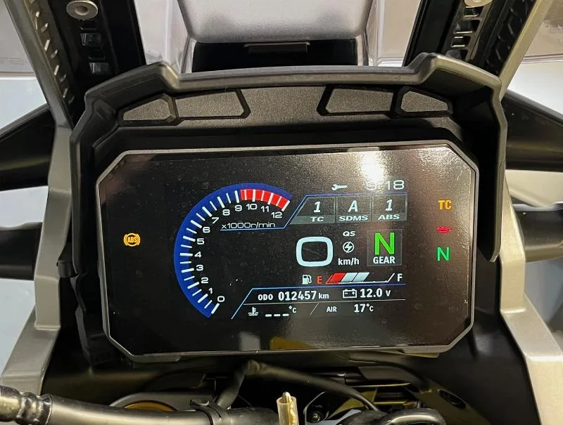 DL VSTROM 1050DE