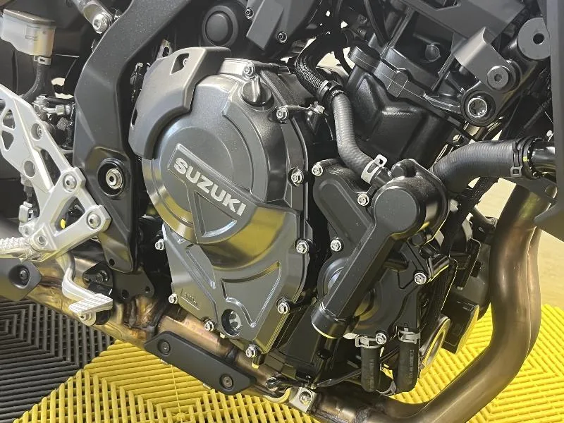 GSX8S