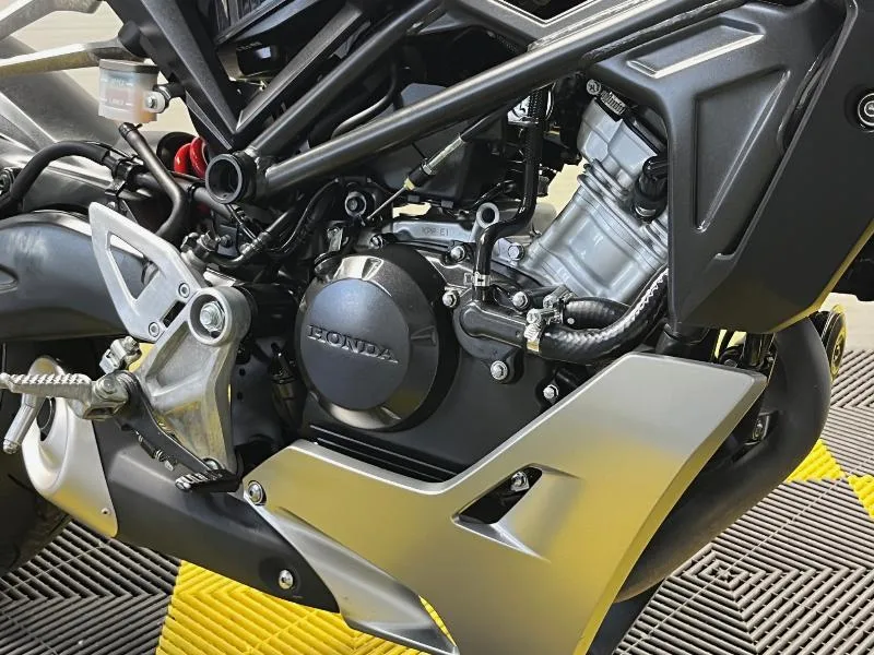 CB 125
