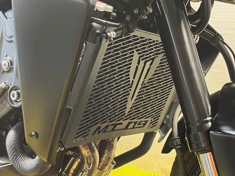 MT09