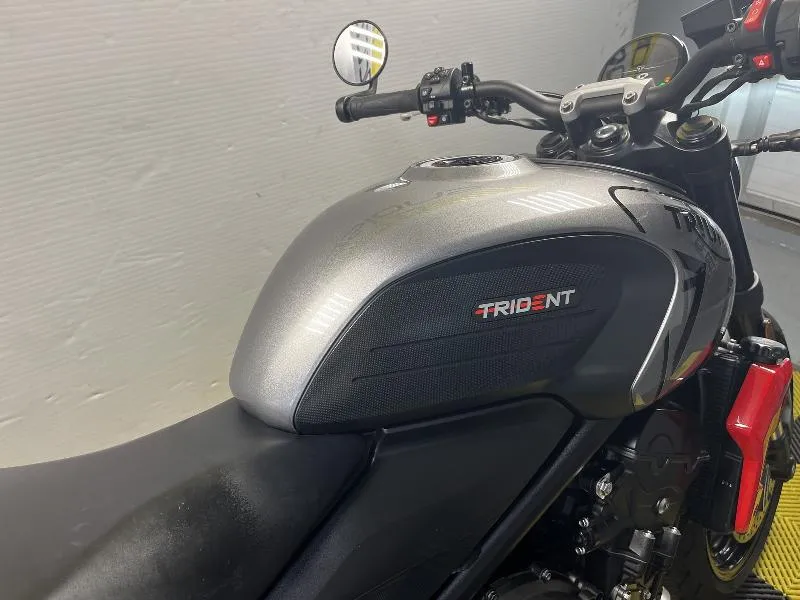 TRIDENT 660