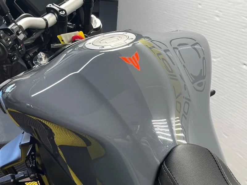 MT09