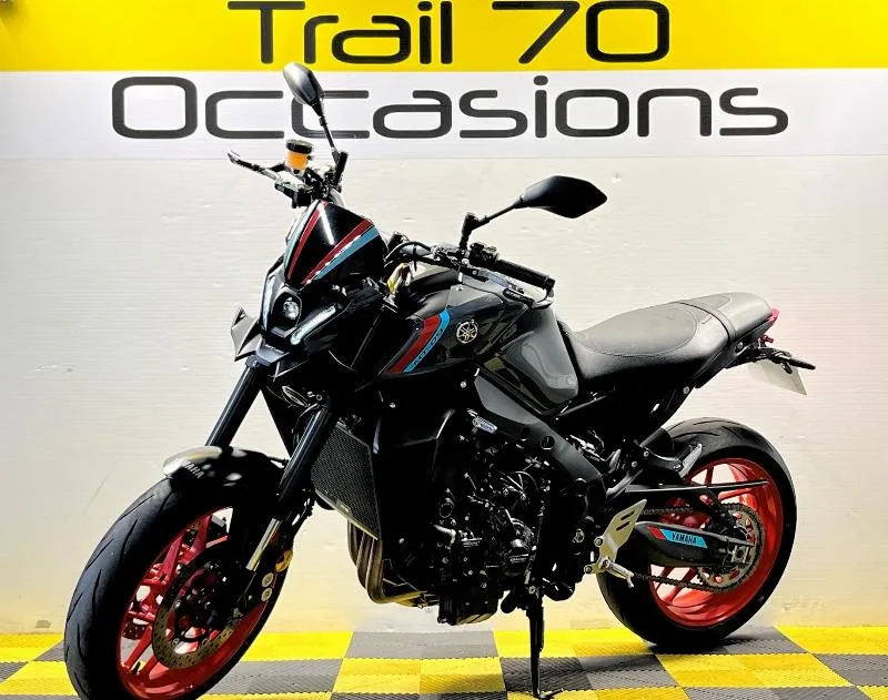 MT09