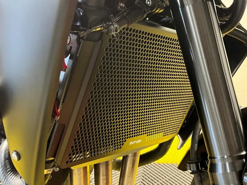 MT09