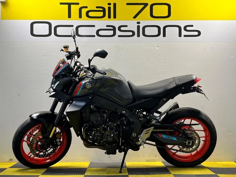 MT09