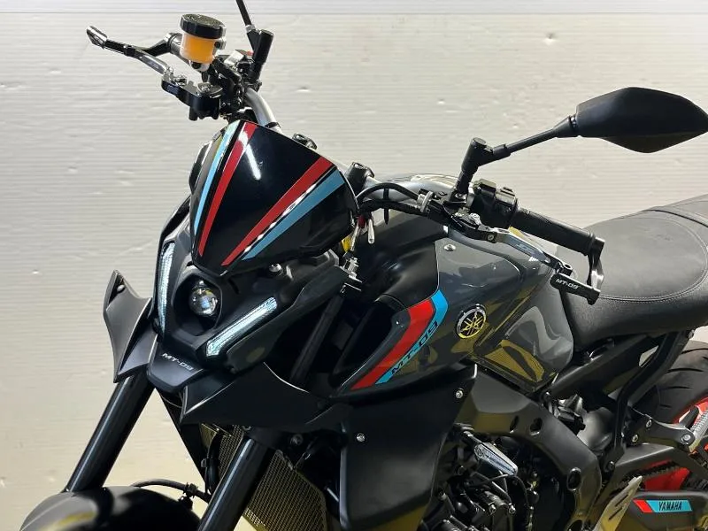 MT09