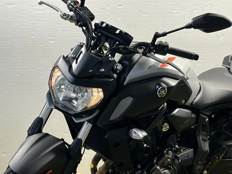 MT07