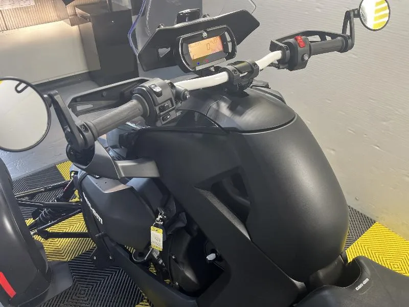 RYKER 900