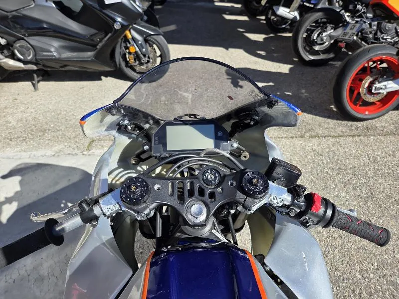 YZFR3