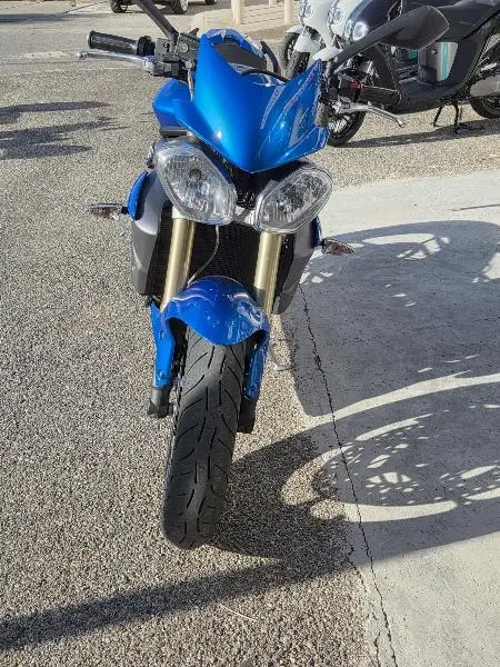 STREET TRIPLE 675