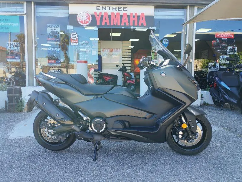 XP TMAX 560