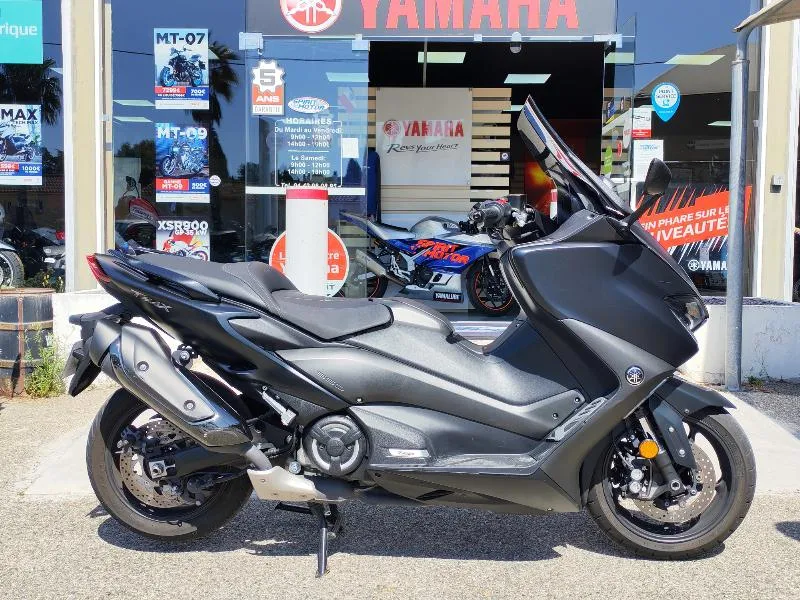 XP TMAX 560