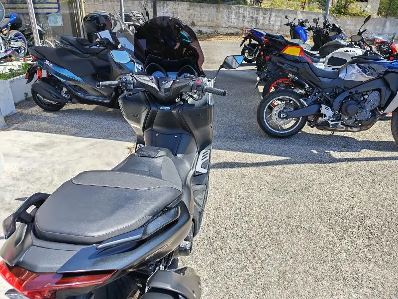 XP TMAX 560