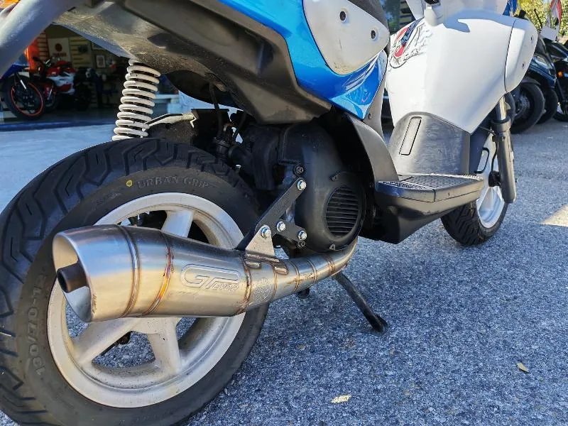 STUNT NAKED