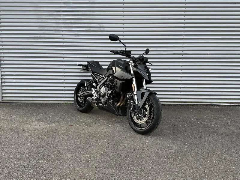 GSX8S