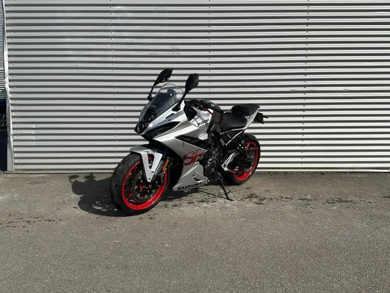 GSX8R