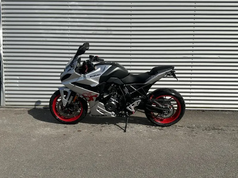 GSX8R