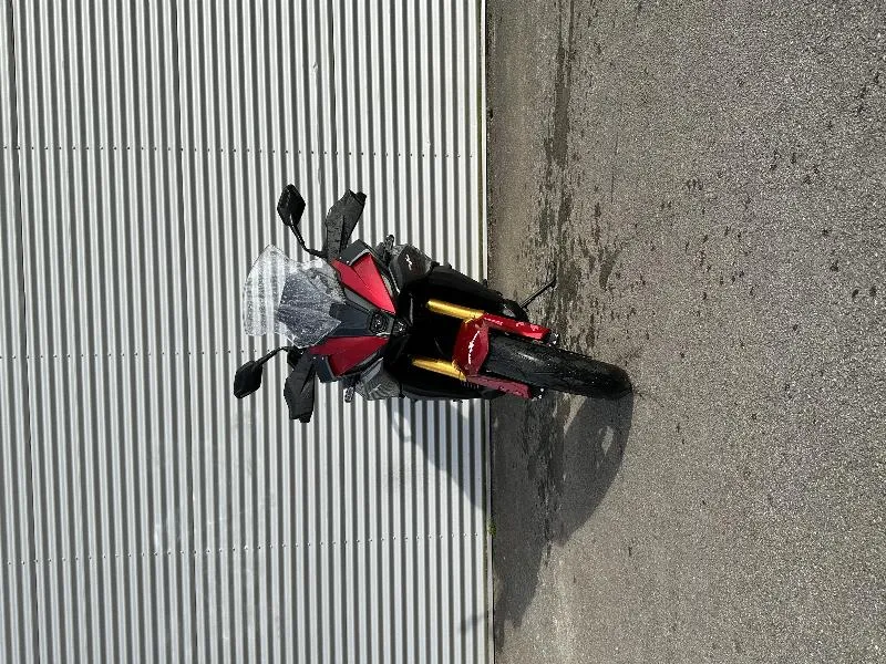 GSXS 1000 GX