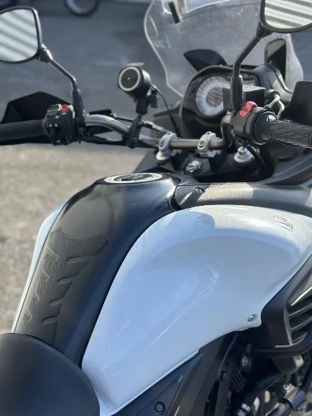 DL VSTROM 650A