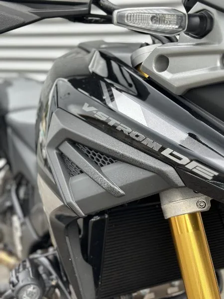 DL VSTROM 1050DE