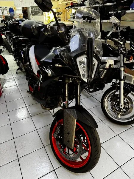 890 SMT