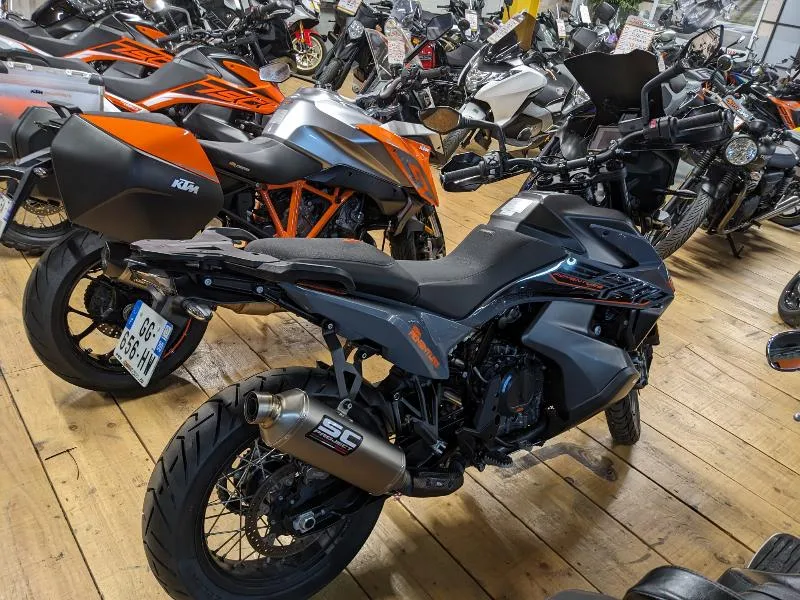 890 ADVENTURE
