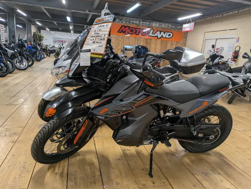 890 ADVENTURE
