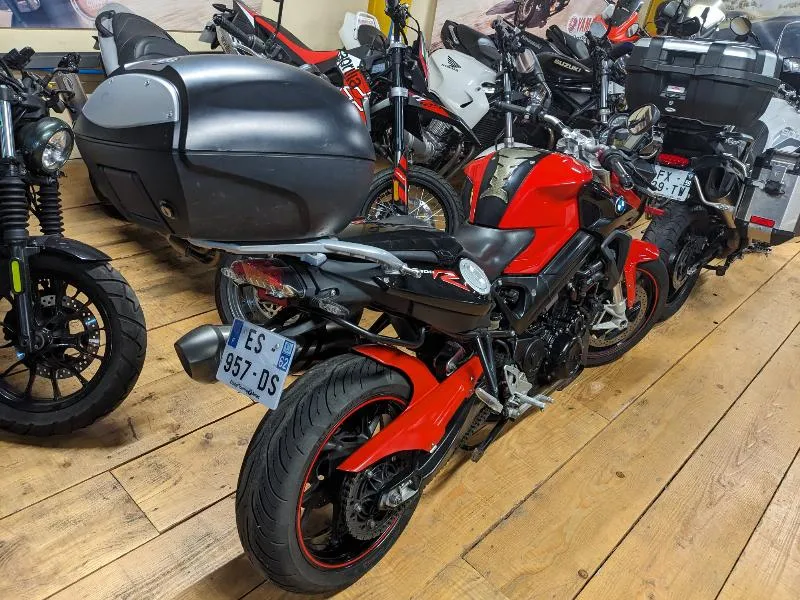 F 800 R