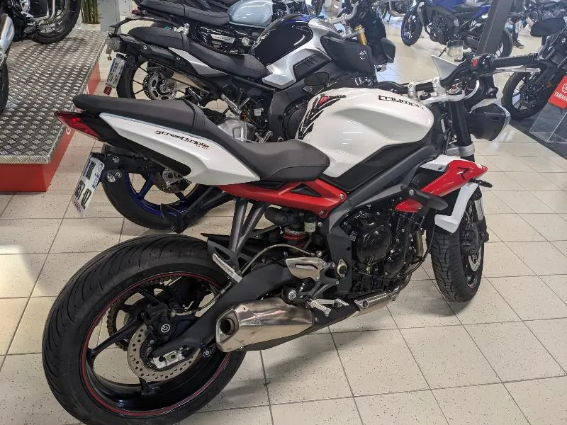 STREET TRIPLE 675 R