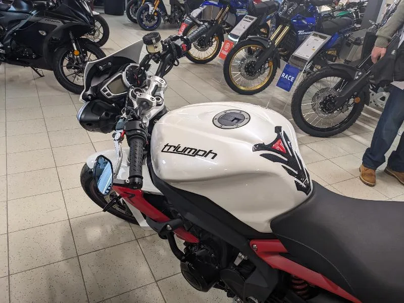 STREET TRIPLE 675 R