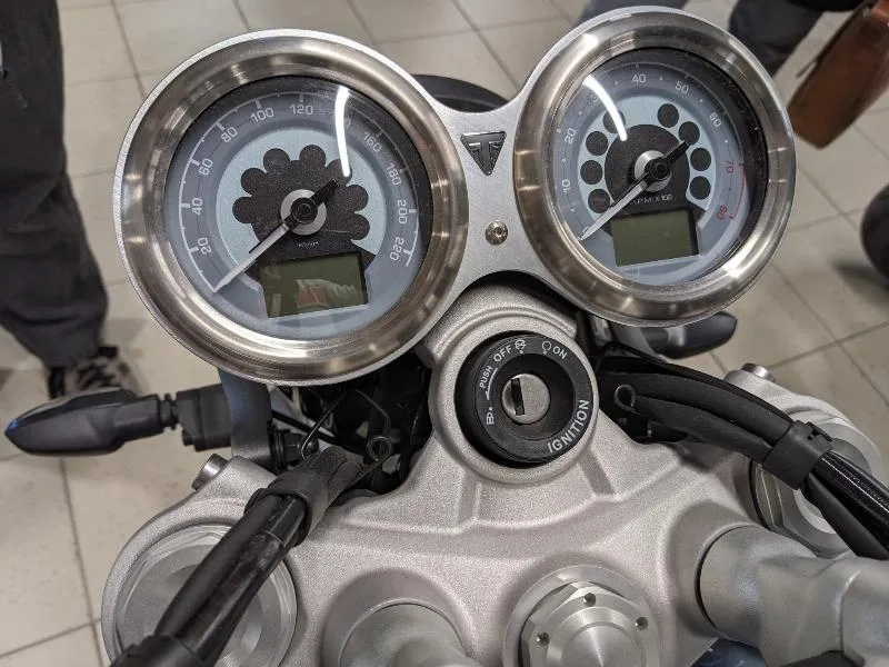 SPEED TWIN 1200