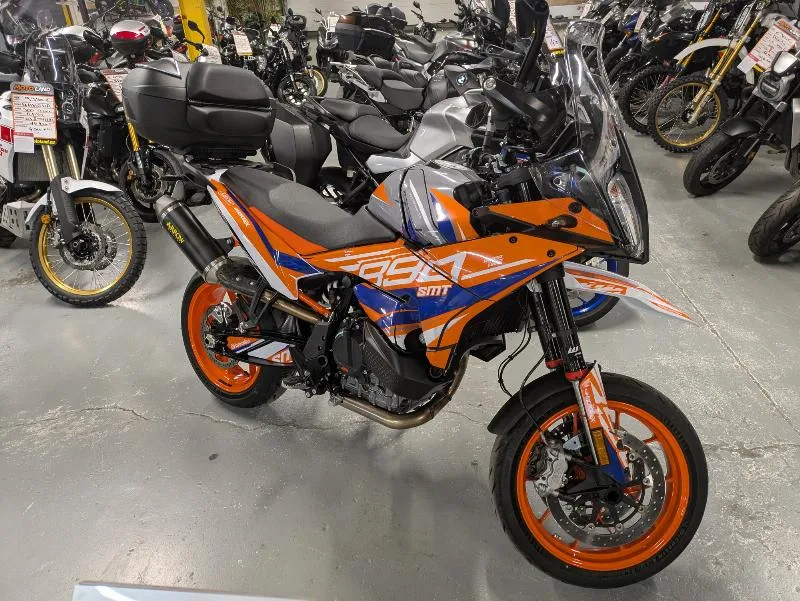 890 SMT