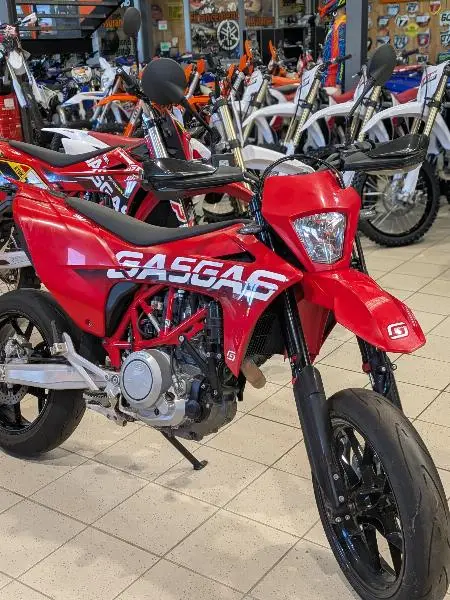 SM 700