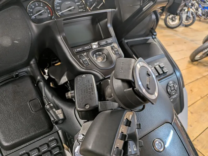 GL 1800 GOLDWING AIR BAG GPS
