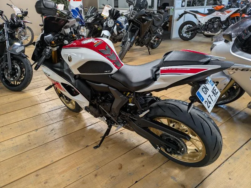 YZFR7 WORLD GP 60TH ANNIVERSARY