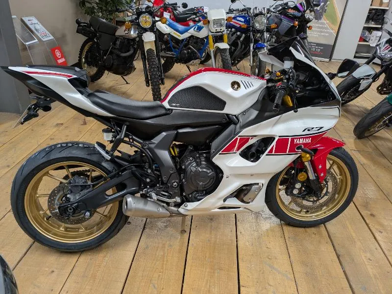 YZFR7 WORLD GP 60TH ANNIVERSARY