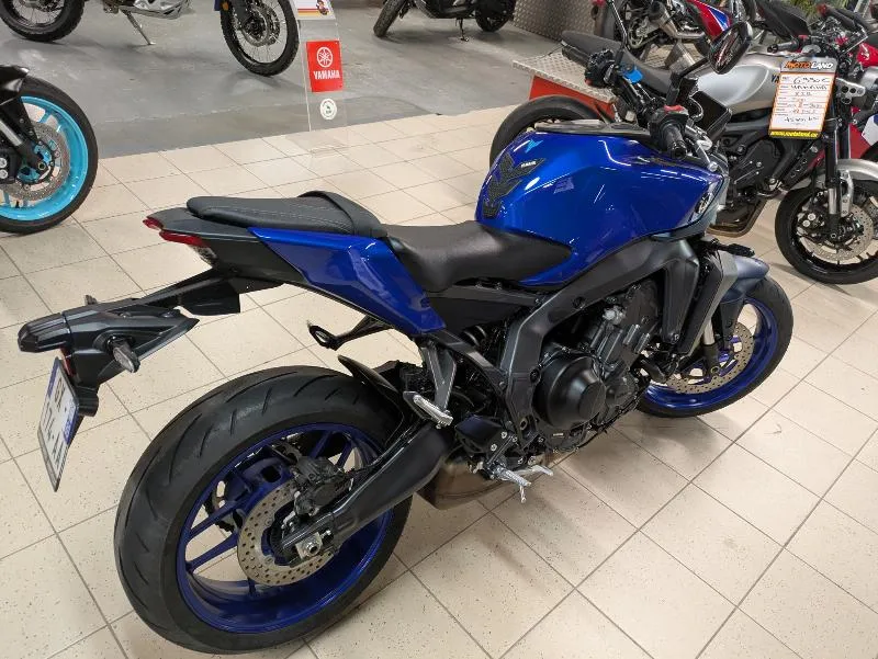 MT09